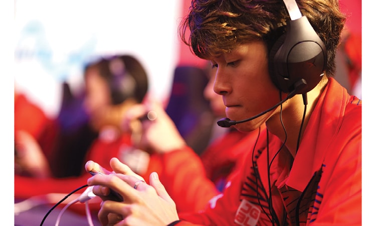 Nuôi game thủ: Mô hình công ty truyền thông mới