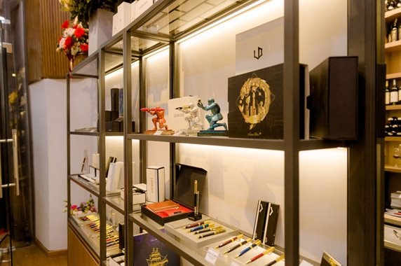 Leon Dio: Quà tặng đẳng cấp, ghi dấu thành công