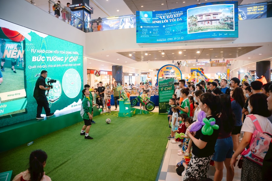 10.000 trẻ em tham gia "Bức tường ý chí"