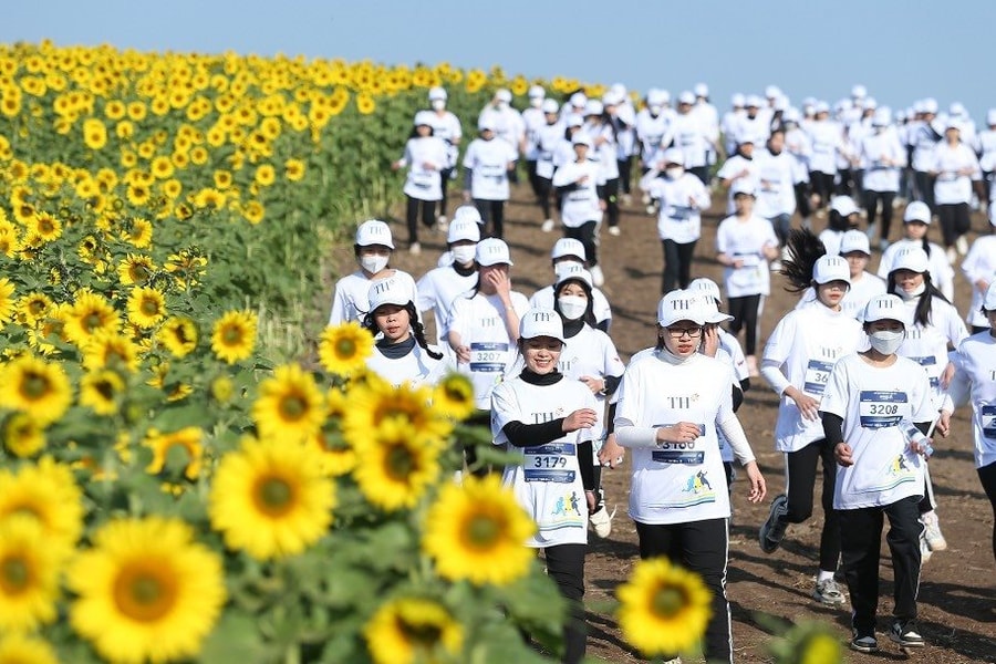 Thế Giới Di Động tài trợ 1.000 đồng hồ thông minh cho giải chạy học sinh, sinh viên S-Race