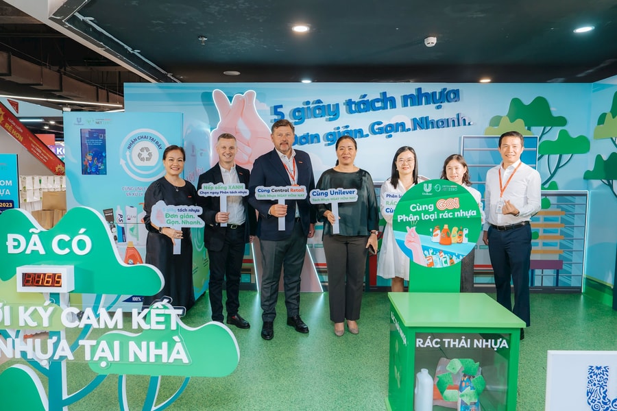 Unilever Việt Nam hợp tác cùng Central Retail cụ thể hóa mô hình phân loại rác thải nhựa tại nguồn