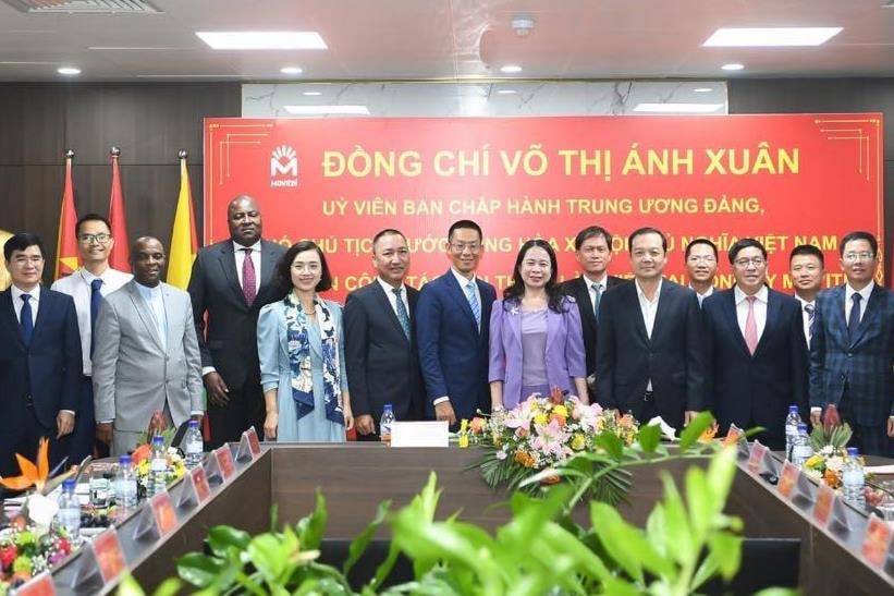 Phó chủ tịch nước Võ Thị Ánh Xuân thăm và làm việc tại Viettel Mozambique