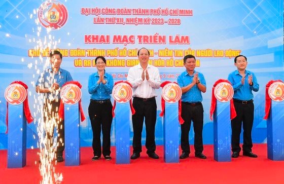 Khai mạc triển lãm Công đoàn TP.HCM và không gian văn hóa Hồ Chí Minh