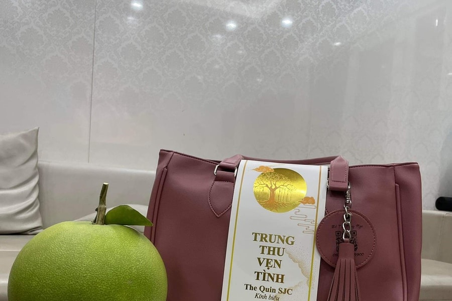 Bộ túi quà tặng mùa trung thu gây ấn tượng mạnh của The Quin Bakery