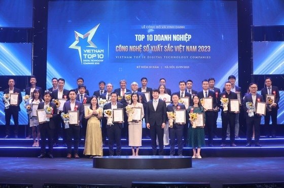 Vinh danh top 10 doanh nghiệp công nghệ số xuất sắc năm 2023