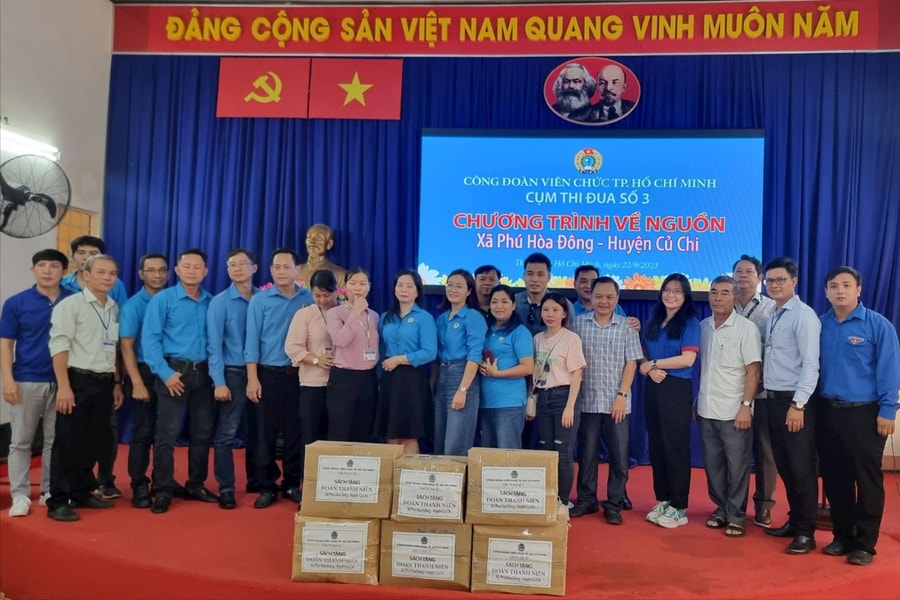 Cụm thi đua số 3 - Công đoàn Viên chức TP.HCM về nguồn tại Củ Chi