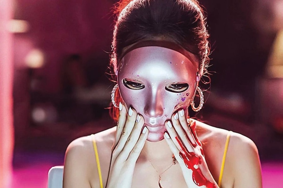 “Cô gái mang mặt nạ”: Lột tả sự khắc nghiệt với phụ nữ xấu