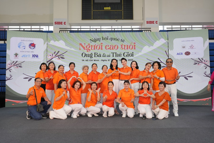 Hàng ngàn người cao tuổi tham gia ngày hội “Quốc tế Người cao tuổi”