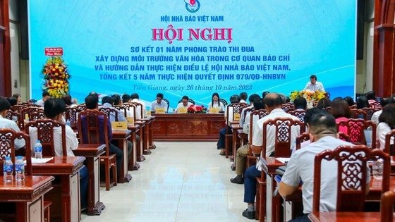Để báo chí vươn tới tiêu chí "Chuyên nghiệp, nhân văn và hiện đại"