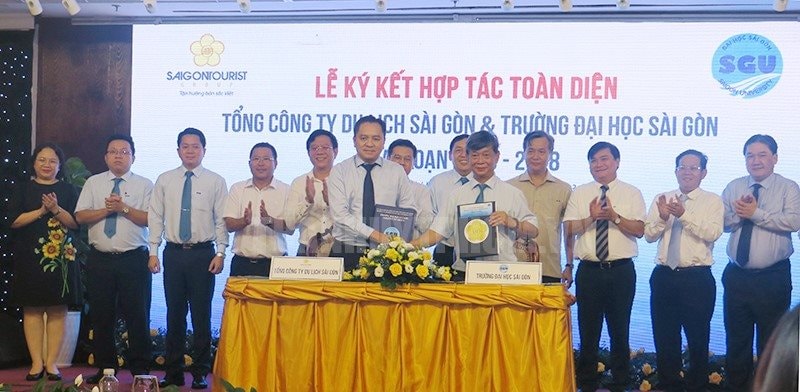 Saigontourist và Đại học Sài Gòn hợp tác đào tạo, phát triển nguồn nhân lực cao chuyên ngành du lịch