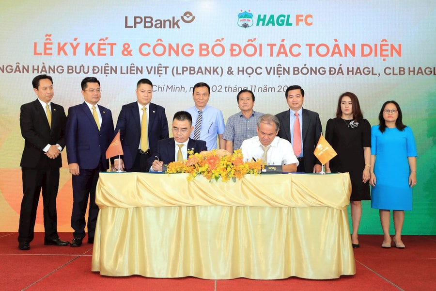 Câu lạc bộ Bóng đá LPBank - Hoàng Anh Gia Lai đào tạo cầu thủ trẻ Việt Nam