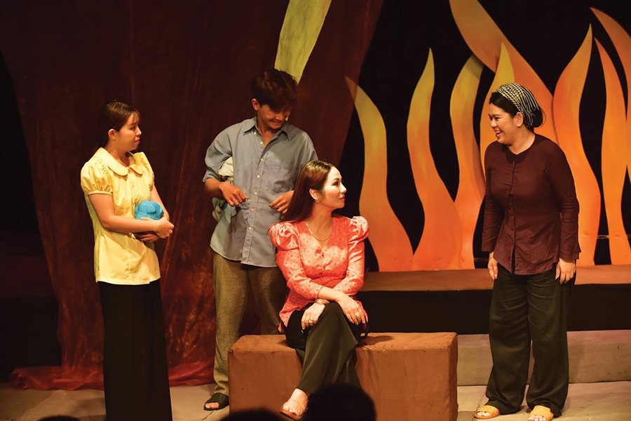 Sân khấu kịch Thành phố lại sáng đèn