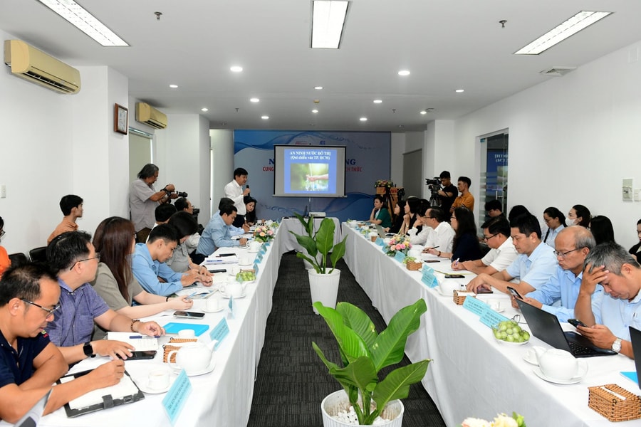 Nước với đời sống: Cung ứng, sử dụng và đối phó với thách thức