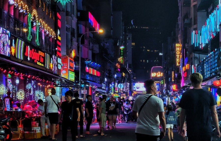 Thủ tướng Phạm Minh Chính đề xuất các tỉnh phải tạo điều kiện thuận lợi cho phát triển kinh tế đêm