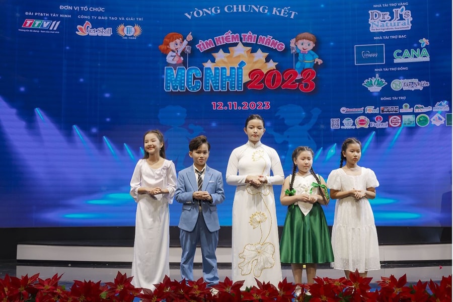 Quán quân chương trình “Tìm kiếm tài năng MC nhí 2023” mang hai dòng máu Việt - Nga