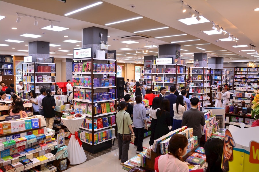 Khai trương Nhà sách thông minh Fahasa Nguyễn Huệ