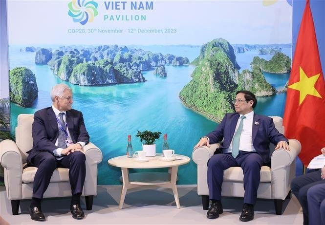 Standard Chartered hỗ trợ các mục tiêu về biến đổi khí hậu của Việt Nam