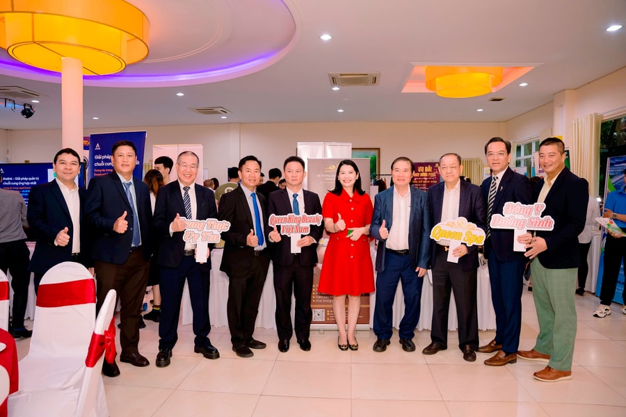 Hội Doanh nghiệp quận 3 chung tay lo Tết cổ truyền cho gia đình chính sách, gia đình có hoàn cảnh kinh tế khó khăn 