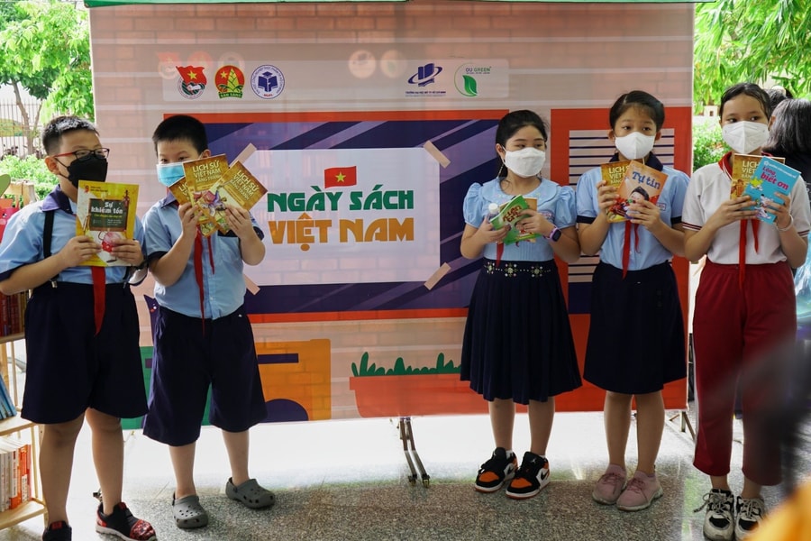 Tủ sách di động: Giữ gìn và lan toả giá trị đọc sách