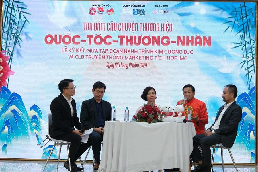 Tọa đàm câu chuyện thương hiệu: Quốc - Tộc - Thương - Nhân cùng đại diện doanh nhân dòng họ