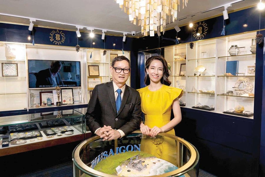 Doanh nhân Tôn Thạnh Nghĩa - Tổng giám đốc Công ty Nút áo Tôn Văn và con gái Tôn Nữ Xuân Quyên: Tiếp nối di sản