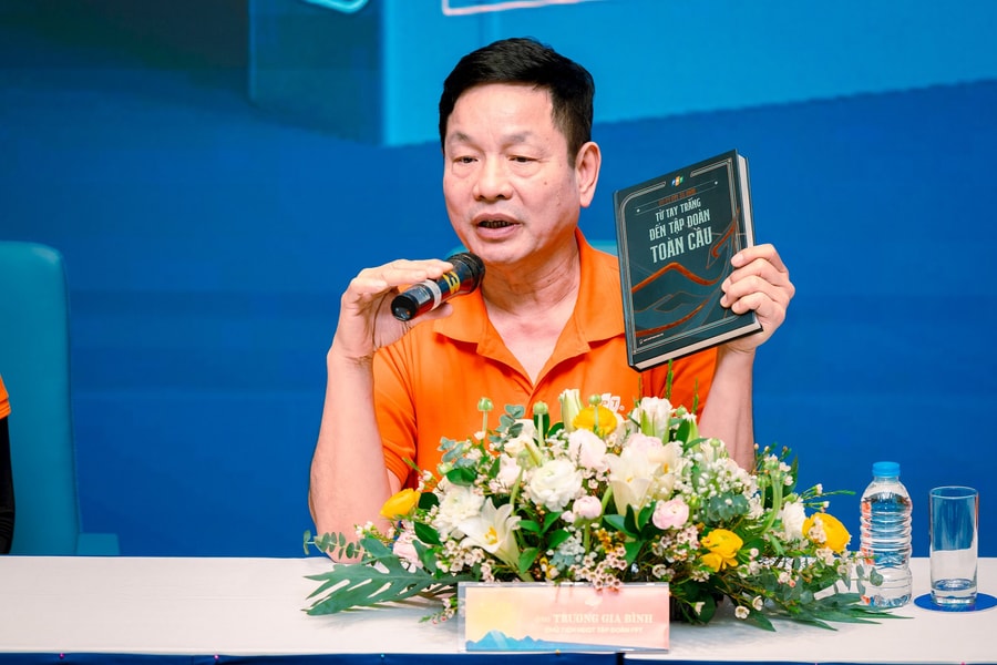 Ra mắt sách “Từ tay trắng đến tập đoàn toàn cầu"