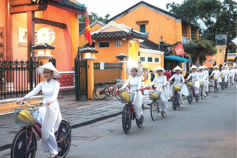 Hội An theo bước chân lãng du…