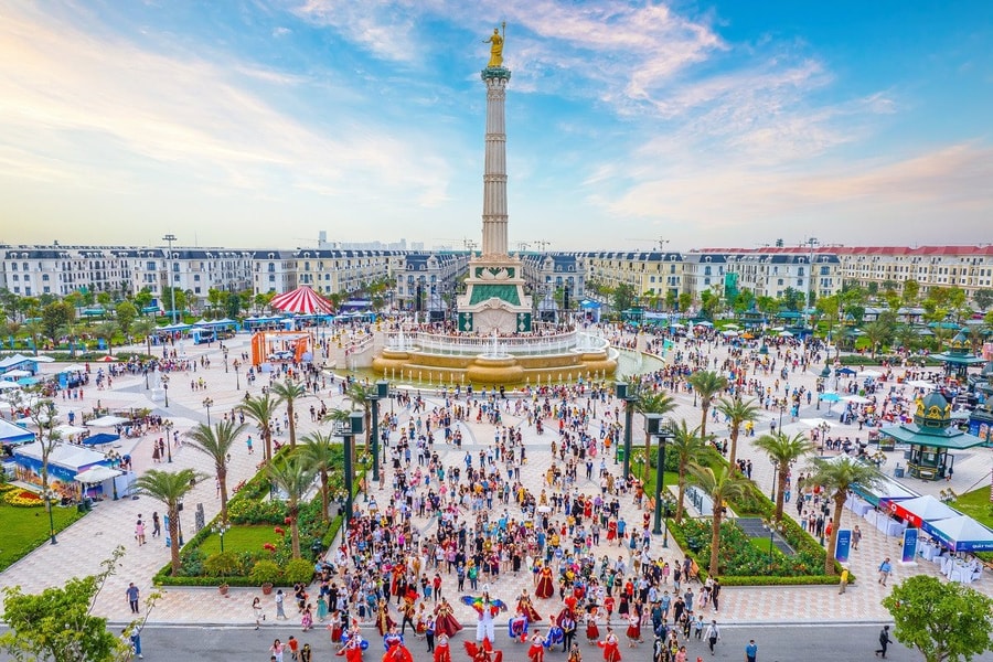 Xuất hiện toà tháp văn phòng mới tại phía Đông Hà Nội