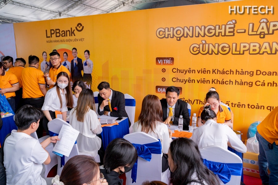 Hơn 5.200 vị trí việc làm cho khối ngành kinh tế tại Đại học HUTECH