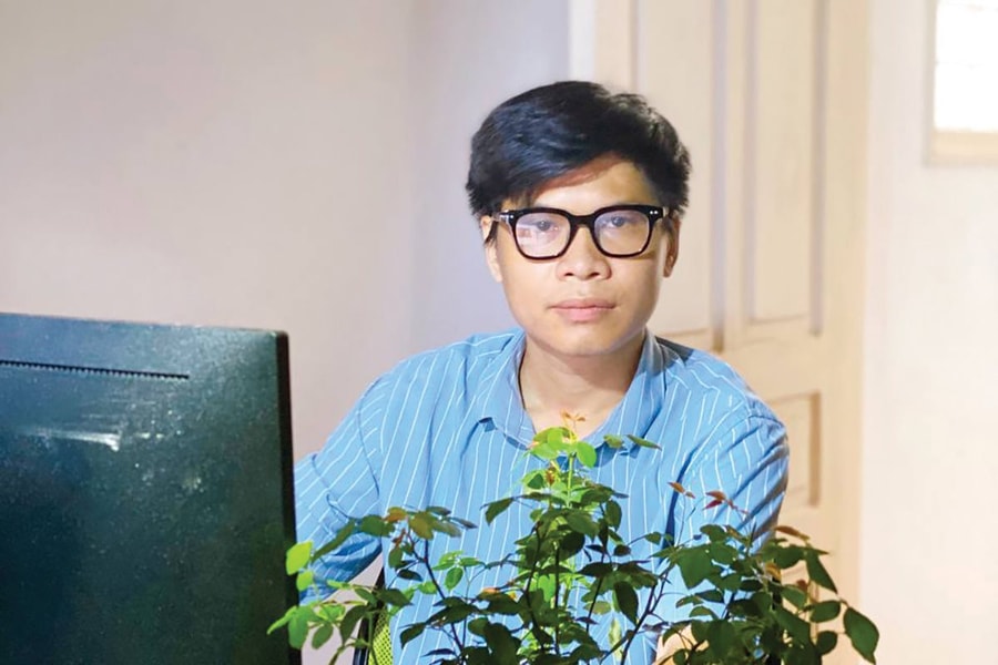 Người trẻ viết sách: “Áp lực ba chiều”