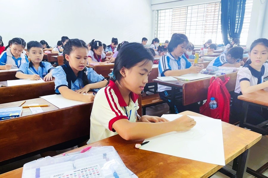 Hơn 600 học sinh hưởng ứng cuộc thi vẽ tranh về Chủ đề “Nước và sự sống”