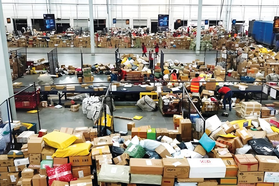 Ứng phó làn sóng hàng giá rẻ Trung Quốc như thế nào?