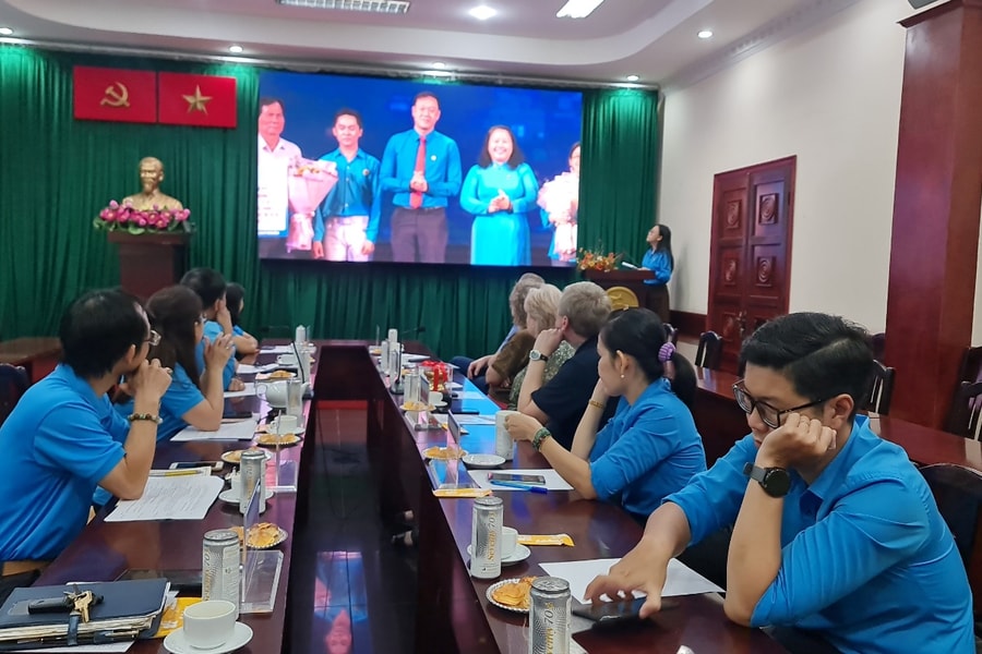 Giao lưu, trao đổi kinh nghiệm công đoàn cùng Đoàn công tác Liên hiệp công đoàn Vùng Saint Peterburg