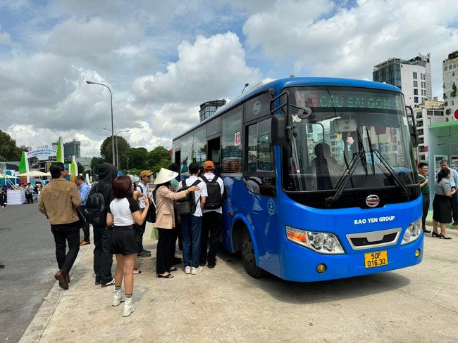 Ba tuyến xe buýt ở TP.HCM áp dụng thanh toán không tiền mặt
