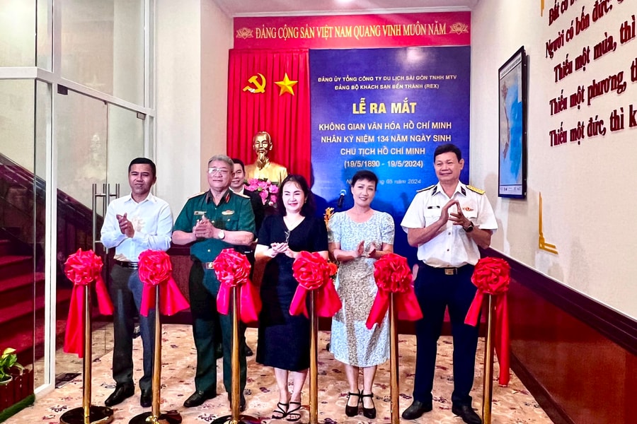 Ra mắt Không gian văn hóa Hồ Chí Minh tại Khách sạn Rex Sài Gòn