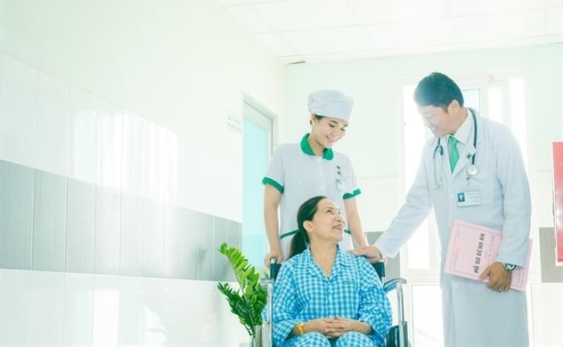 Chuyên gia Singapore chuyển giao điều trị các bệnh lý khó như tim mạch, mạch máu thần kinh cho bệnh  viện Hoàn Mỹ