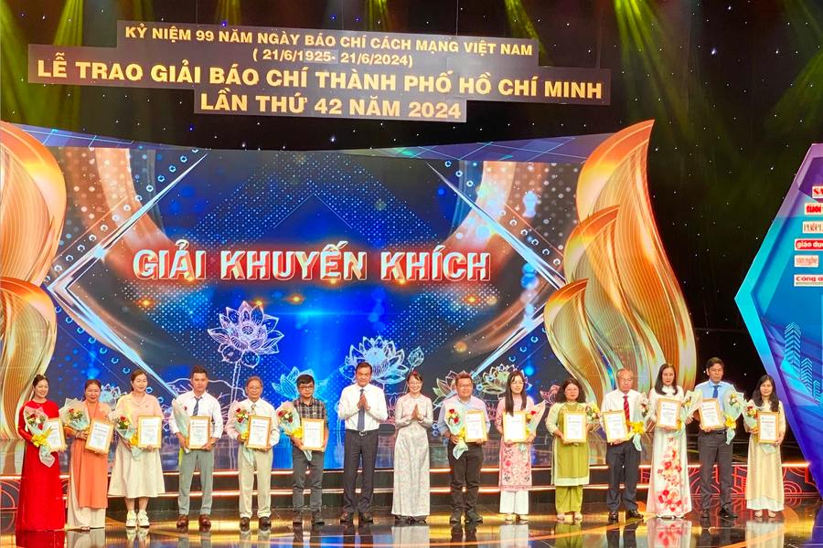 Tác phẩm: "Nghị quyết 41: Liều thuốc chấn hưng tinh thần doanh nhân" của Tạp chí Doanh Nhân Sài Gòn đạt Giải Báo chí TP.HCM lần 42