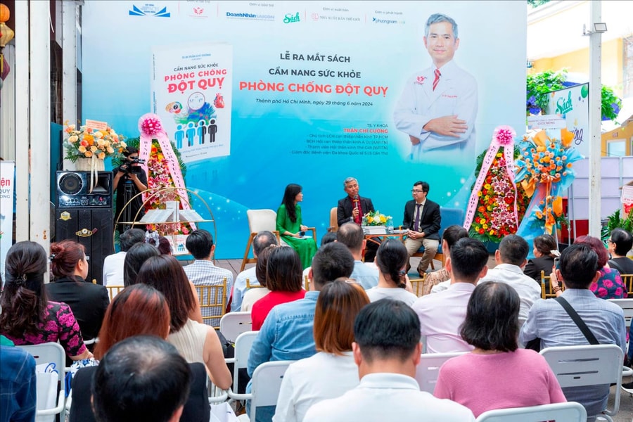 Cẩm nang phòng chống đột quỵ - quyển sách thiết yếu với mọi gia đình