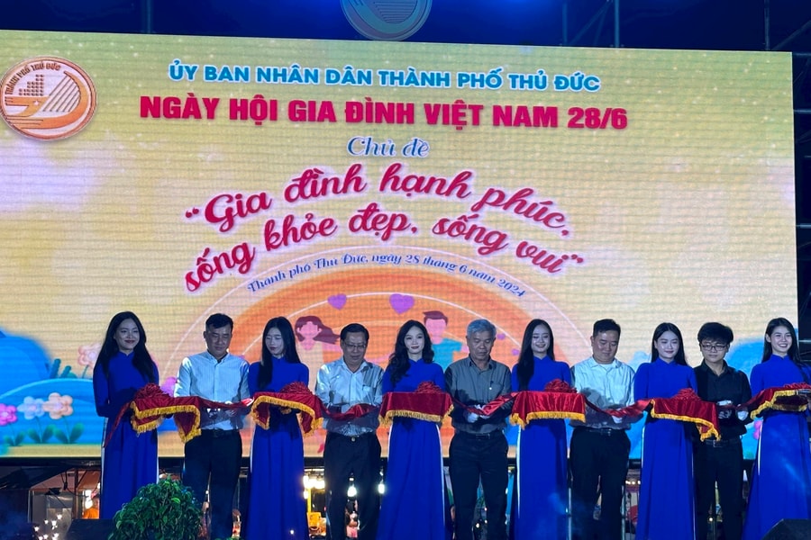 Lễ hội văn hoá thể thao mùa Hè sôi động trên bờ sông Sài Gòn