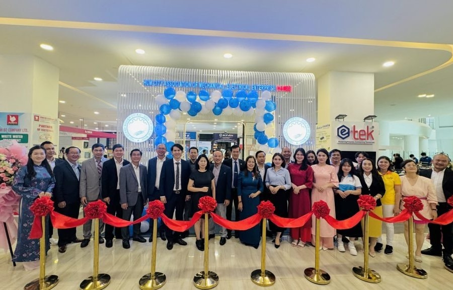 Khai trương Cửa hàng trưng bày Sản phẩm công nghiệp Việt Nam tại Campuchia