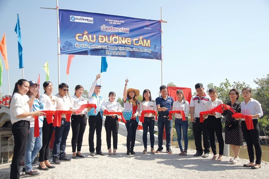 Mãi vững mạnh, đoàn kết và tiếp tục vươn xa hơn nữa