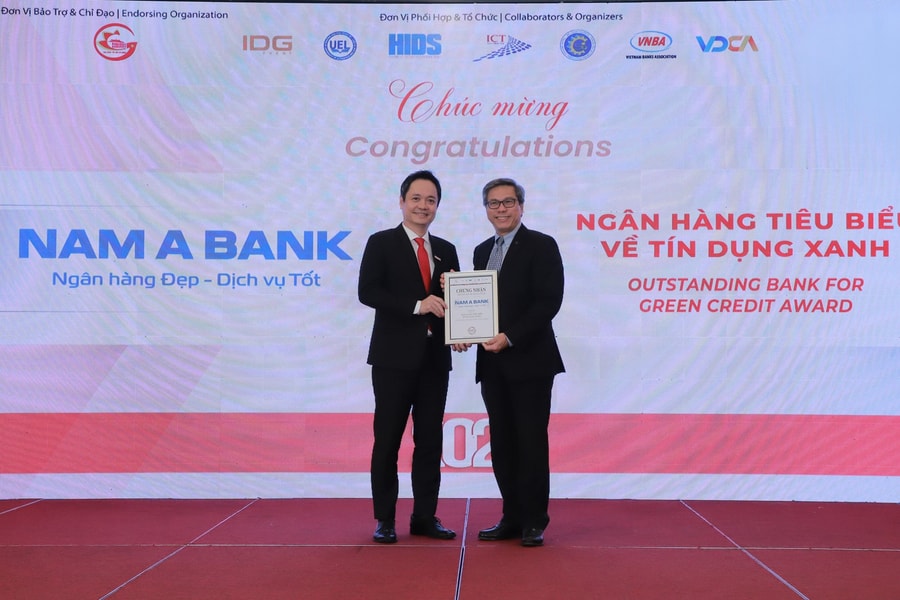 Nam A Bank được vinh danh 2 giải thưởng Ngân hàng Việt Nam tiêu biểu 2024