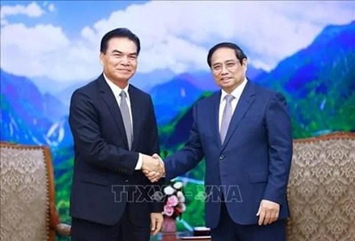 Thủ tướng Phạm Minh Chính tiếp Bộ trưởng Bộ Kế hoạch và Đầu tư Lào