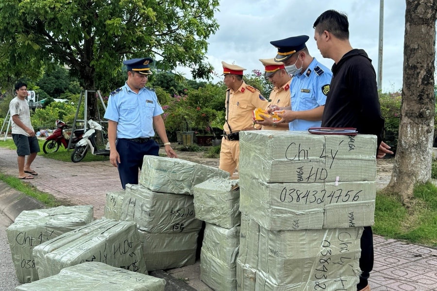 Tiêu hủy 11.200 chiếc bugi giả mạo nhãn hiệu NGK tại Quảng Ninh