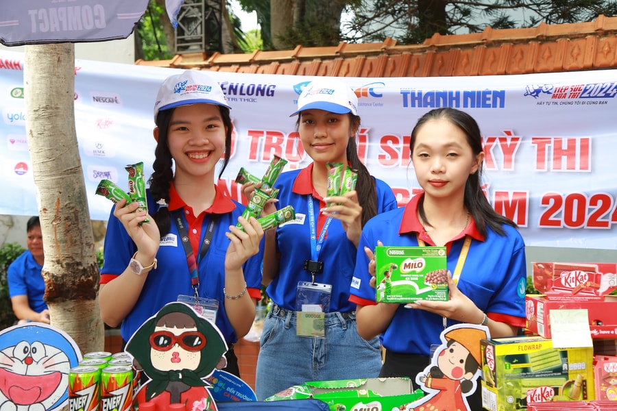 Nestlé Việt Nam trao tặng gần 200.000 phần quà cho hỗ trợ học sinh, sinh viên