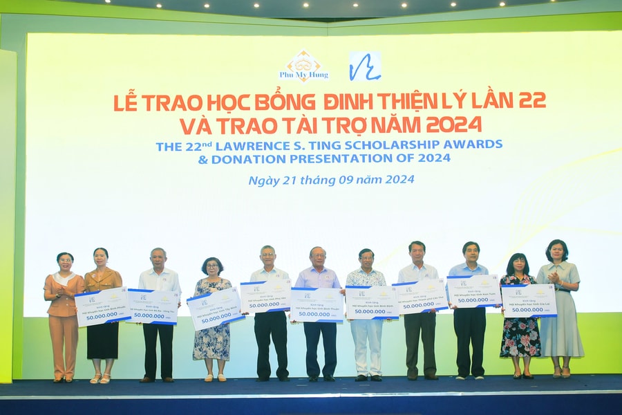 Công ty Phú Mỹ Hưng và Quỹ Đinh Thiện Lý trao tặng học bổng hơn 8 tỷ đồng