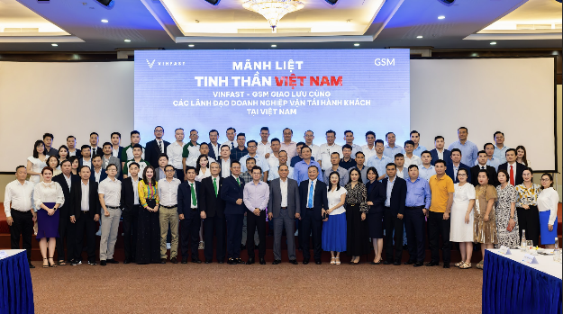 Nhiều doanh nghiệp vận tải sẵn sàng đền cọc mua xe xăng, sớm chuyển đổi sang xe điện