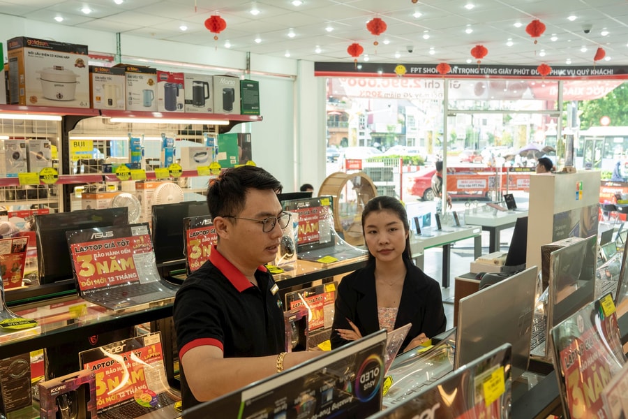 FPT Shop “o bế” giảng viên, giáo viên