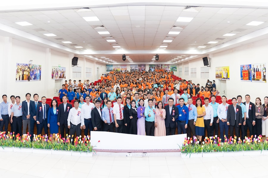 Khoa Tài chính - Thương mại Trường HUTECH chào đón tân sinh viên khóa 2024