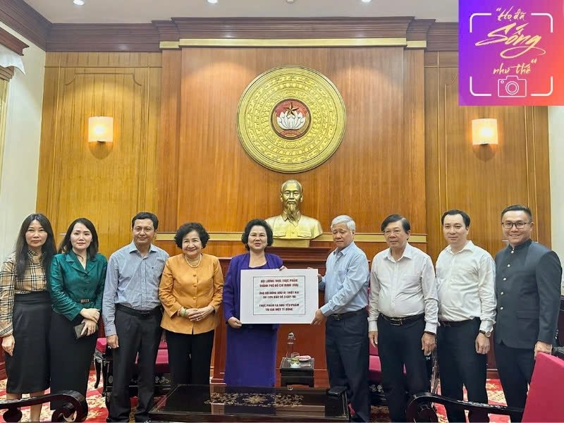 Triển lãm ảnh “Họ đã sống như thế”: Nhân rộng yêu thương, lan tỏa nghĩa tình